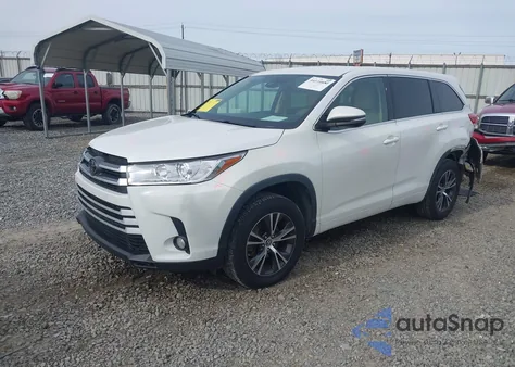 2017 Toyota Highlander Le Plus z USA, uszkodzony, nr VIN 5TDZZRFH7HS199779